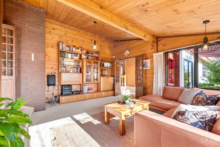 Photo of property in 5 Seymour Grove, Kingsley Heights, Upper Hutt, 5018