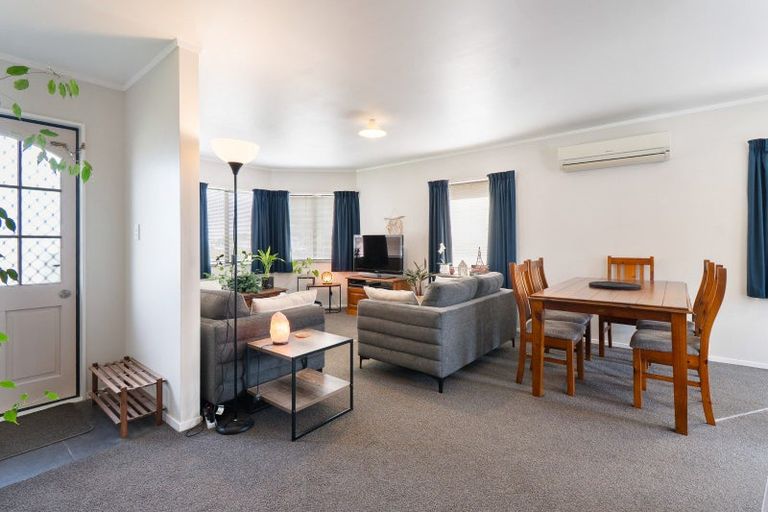 Photo of property in 38 Dahlstrom Grove, Kelvin Grove, Palmerston North, 4414