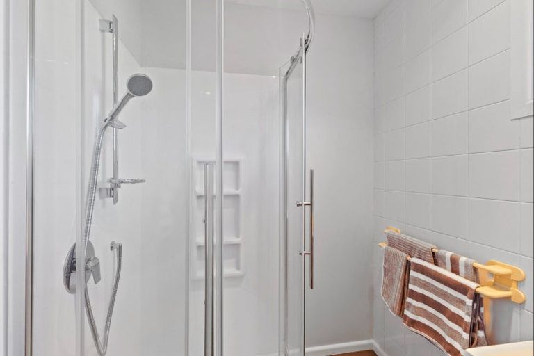 Photo of property in 39 Winchester Street, Levin, 5510