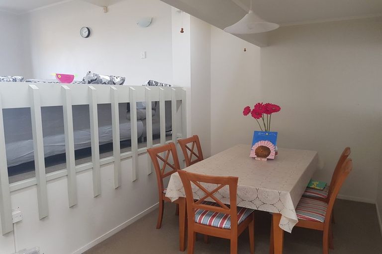 Photo of property in 2/175 Birkenhead Avenue, Birkenhead, Auckland, 0626