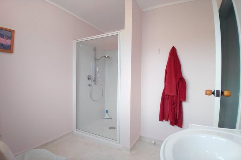 Photo of property in 102a Queen Street West, Levin, 5510