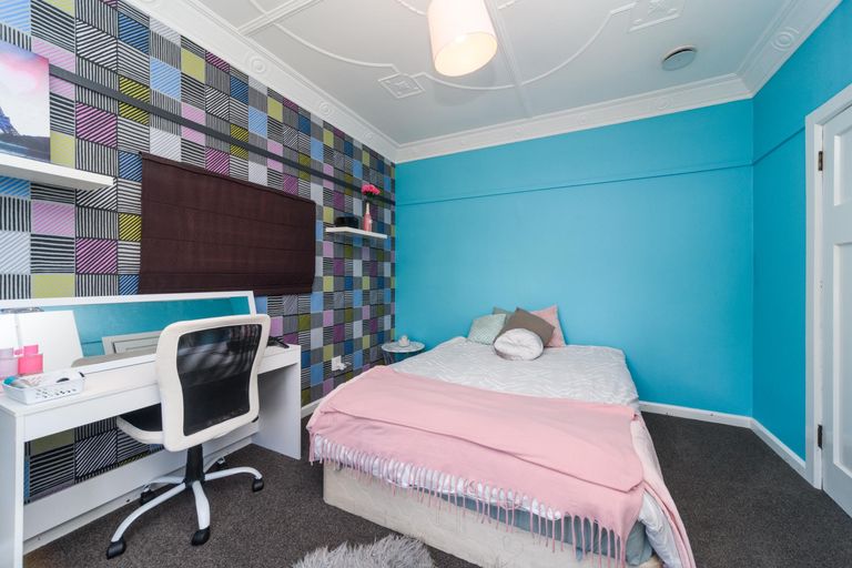 Photo of property in 18 Edwards Place, Terrace End, Palmerston North, 4410
