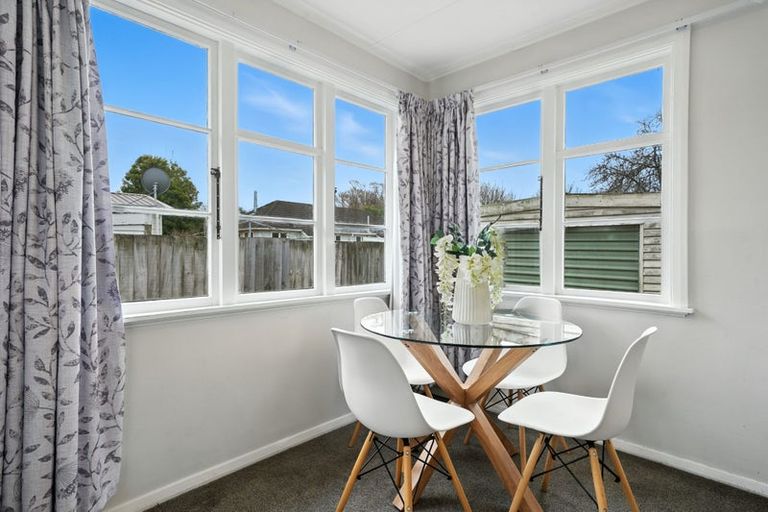 Photo of property in 30 Bateman Avenue, Bryndwr, Christchurch, 8053