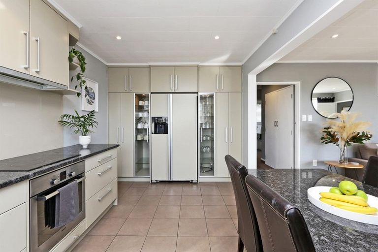 Photo of property in 4/8 Lee Road, Taradale, Napier, 4112