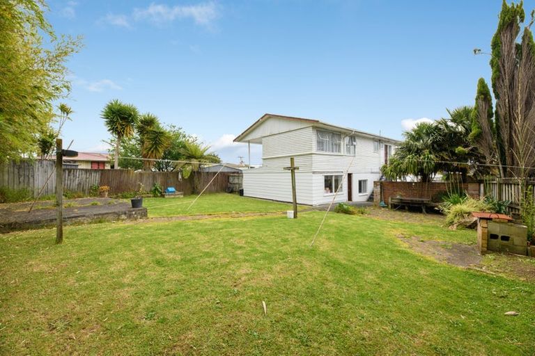 Photo of property in 3 Statesman Street, Henderson, Auckland, 0612