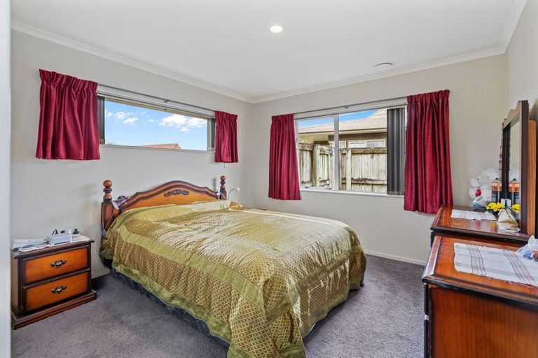 Photo of property in Rangeview Villas, 11/9 Fuller Close, Levin, 5510