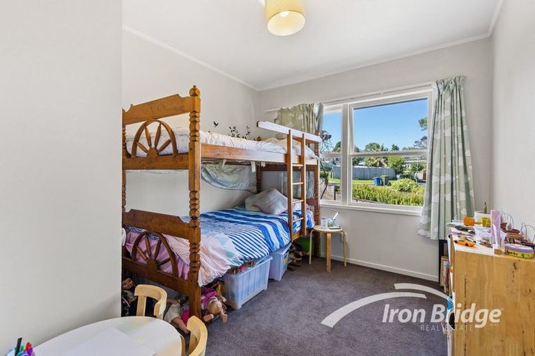 Photo of property in 24 Paragon Avenue, Beach Haven, Auckland, 0626