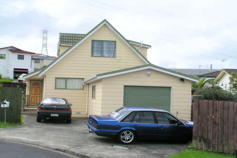 Photo of property in 3 Frosses Place, Massey, Auckland, 0614