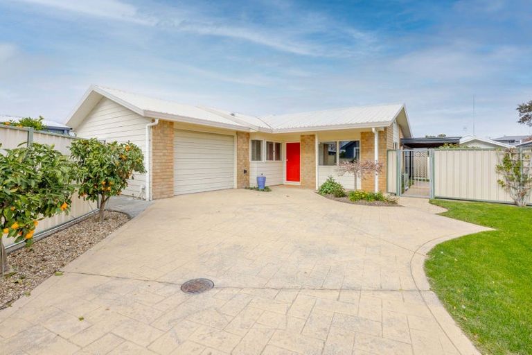 Photo of property in 6a Moeller Street, Taradale, Napier, 4112