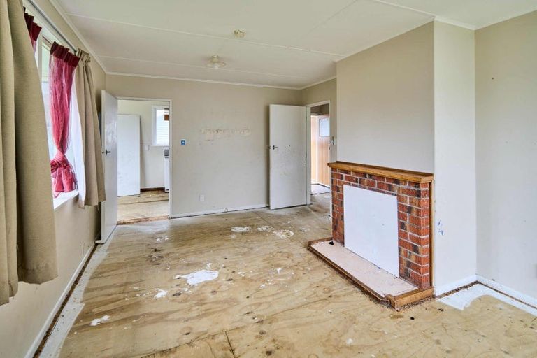 Photo of property in 11 Orewa Grove, Wainuiomata, Lower Hutt, 5014
