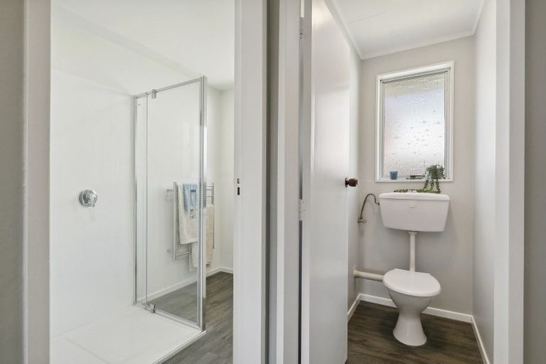 Photo of property in 5 Burdendale Grove, Churton Park, Wellington, 6037