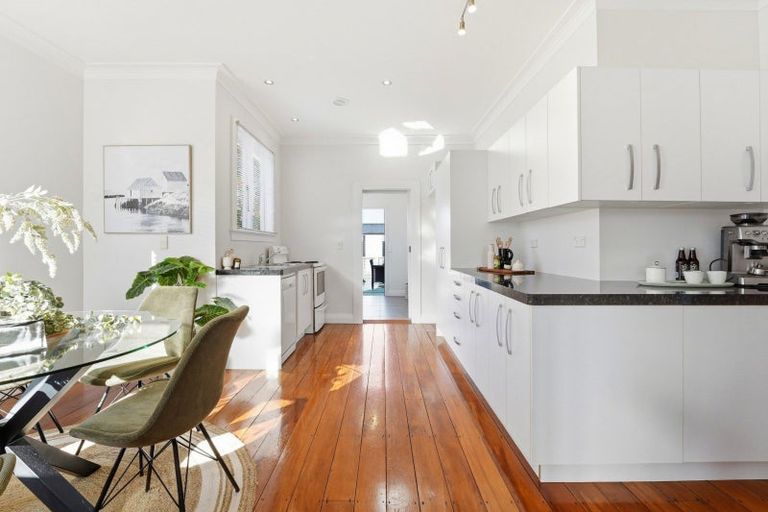 Photo of property in 21 Godwin Crescent, College Estate, Whanganui, 4500