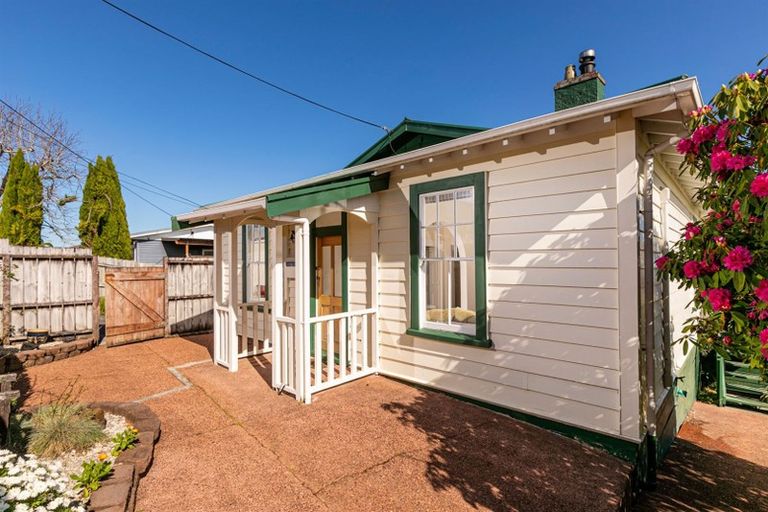 Photo of property in 47 Newington Road, Henderson, Auckland, 0612