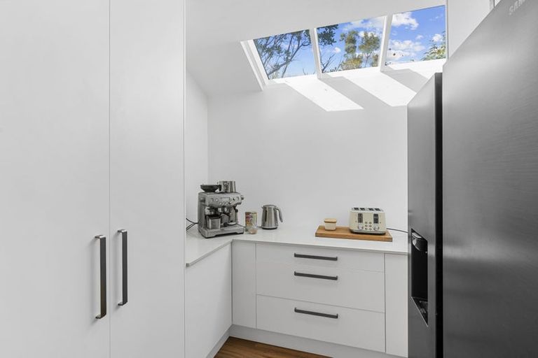 Photo of property in 34 Hackthorne Road, Cashmere, Christchurch, 8022