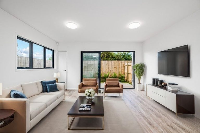 Photo of property in 43b/4 Waimumu Road, Massey, Auckland, 0614
