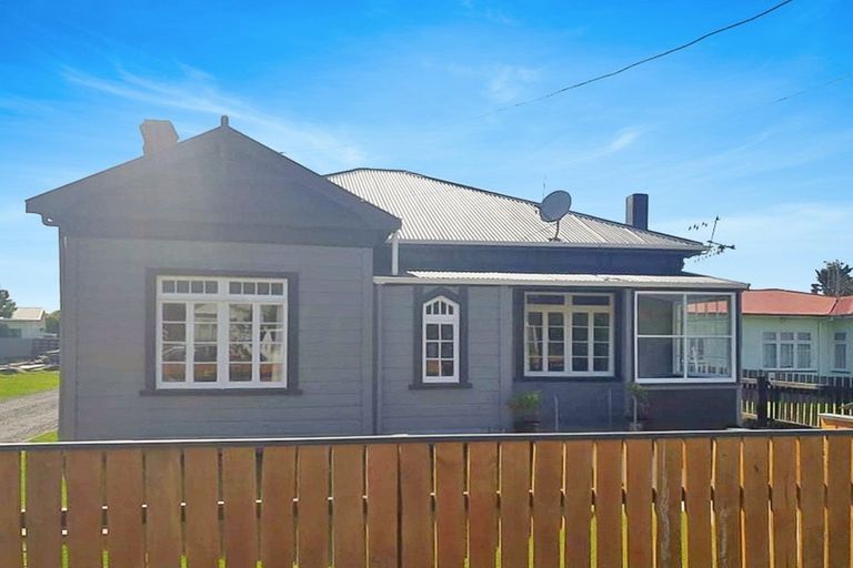 Photo of property in 10 Rira Street, Marton, 4710