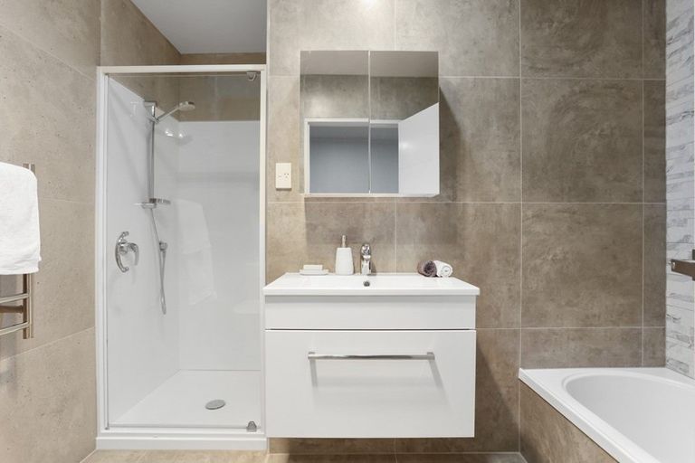 Photo of property in 23 Lili Chen Way, Mangere Bridge, Auckland, 2022