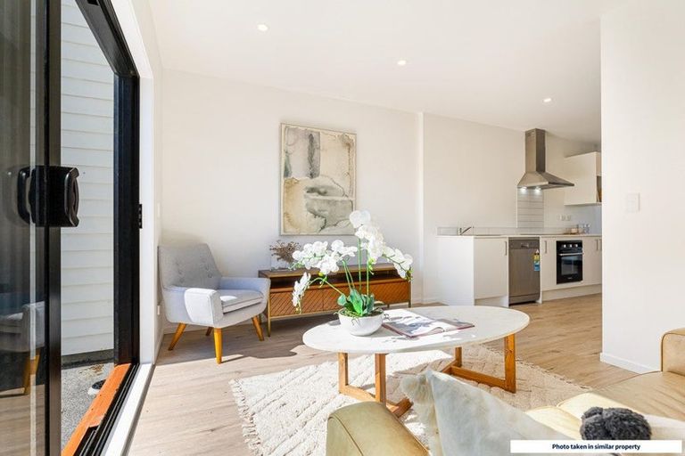 Photo of property in 54 Rauemi Way, Te Atatu South, Auckland, 0610