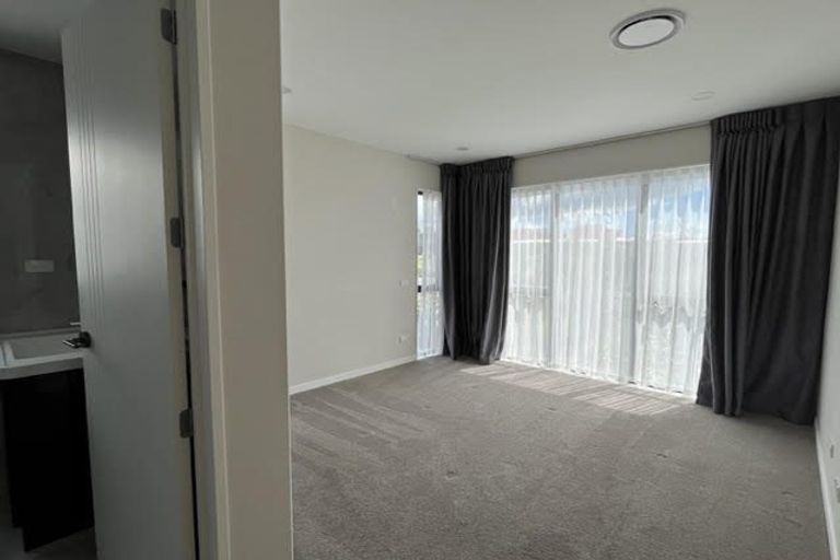 Photo of property in 1 Sager Midgley Road, Hobsonville, Auckland, 0616