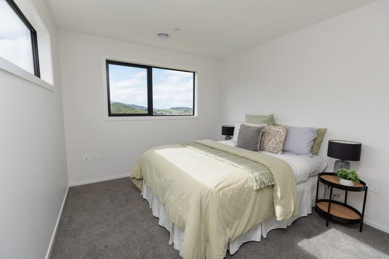 Photo of property in 24 Prestbury Grove, Churton Park, Wellington, 6037