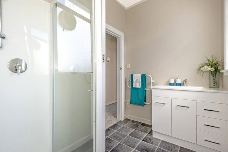 Photo of property in 11 Cook Street, Te Hapara, Gisborne, 4010