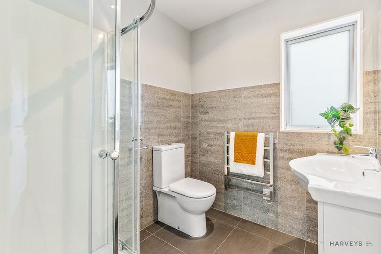 Photo of property in 75b Pleasant Road, Glen Eden, Auckland, 0602