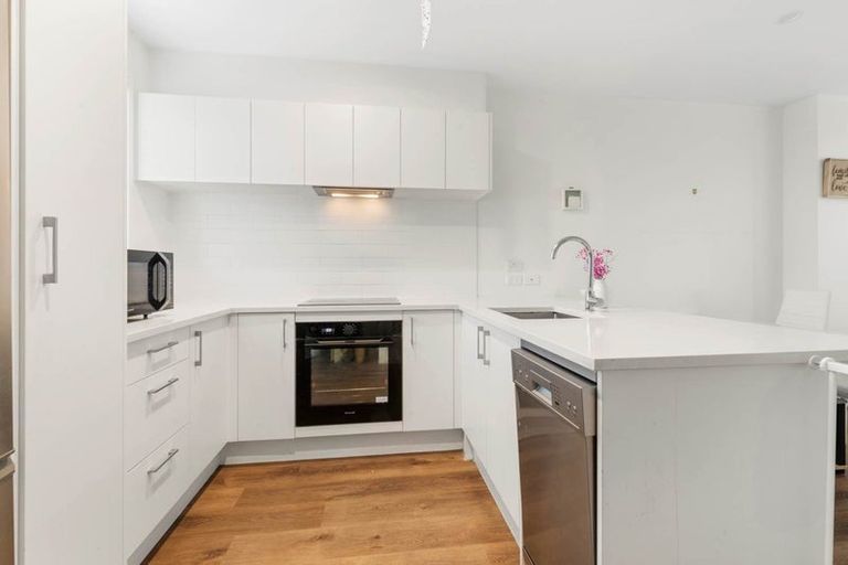 Photo of property in 30 Kotuitui Street, Manukau, Auckland, 2104