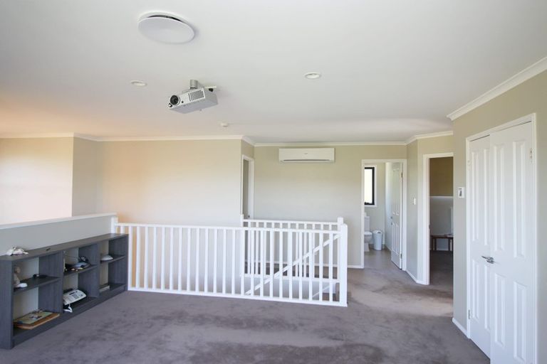 Photo of property in 43 Waverton Terrace, Churton Park, Wellington, 6037