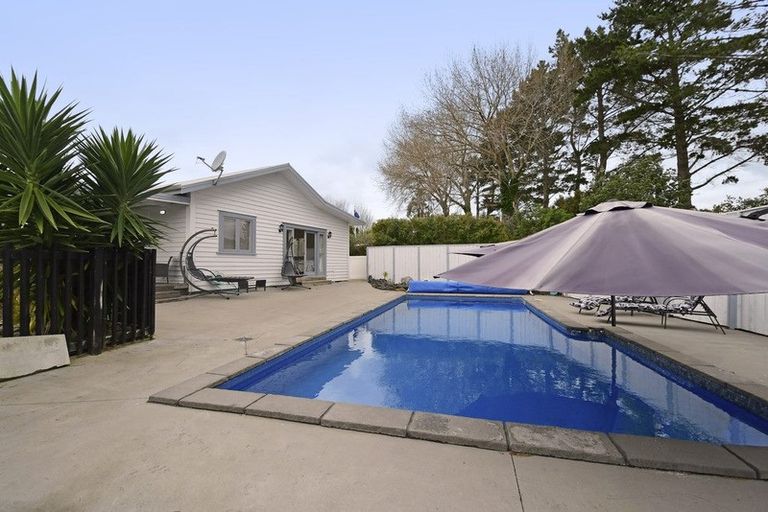 Photo of property in 956 Oneriri Road, Kaiwaka, 0573
