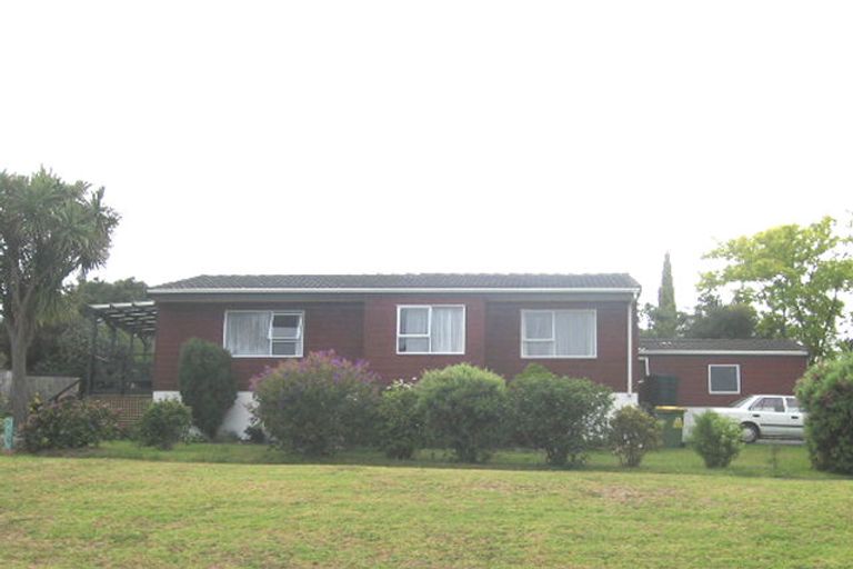 Photo of property in 1/30 Neal Avenue, Glenfield, Auckland, 0629