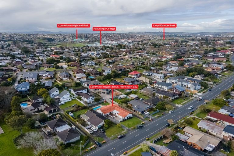 Photo of property in 120 Prince Regent Drive, Half Moon Bay, Auckland, 2012