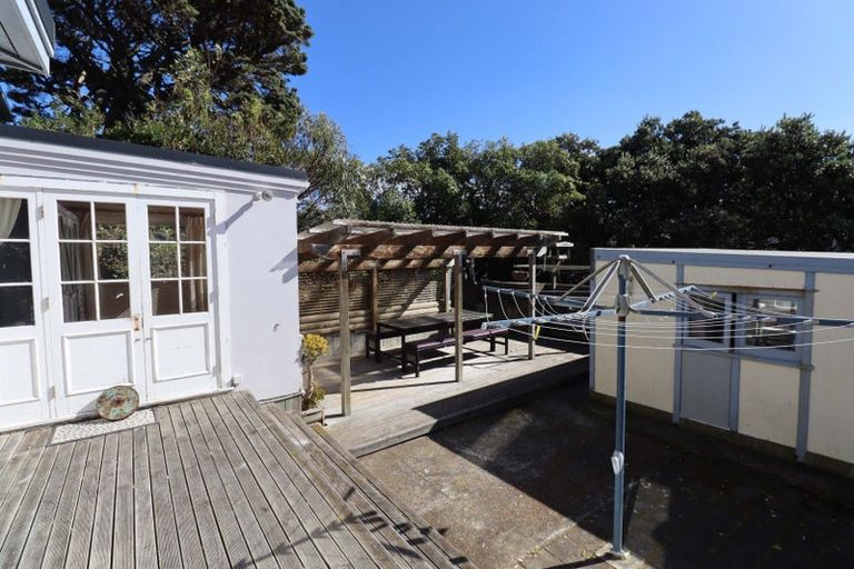 Photo of property in 12 Bristol Street, Island Bay, Wellington, 6023