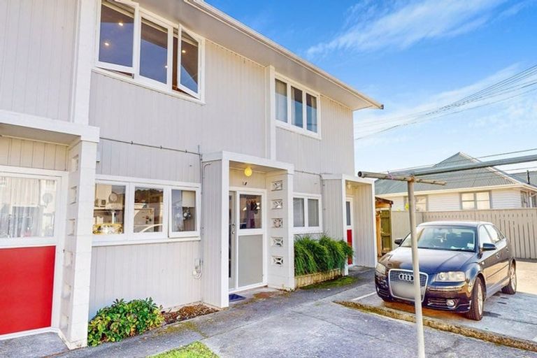 Photo of property in 2/6-8 Keys Street, Elderslea, Upper Hutt, 5018