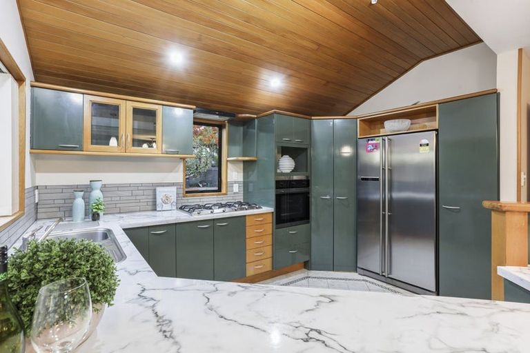 Photo of property in 5 Abbotts Place, Avonhead, Christchurch, 8042