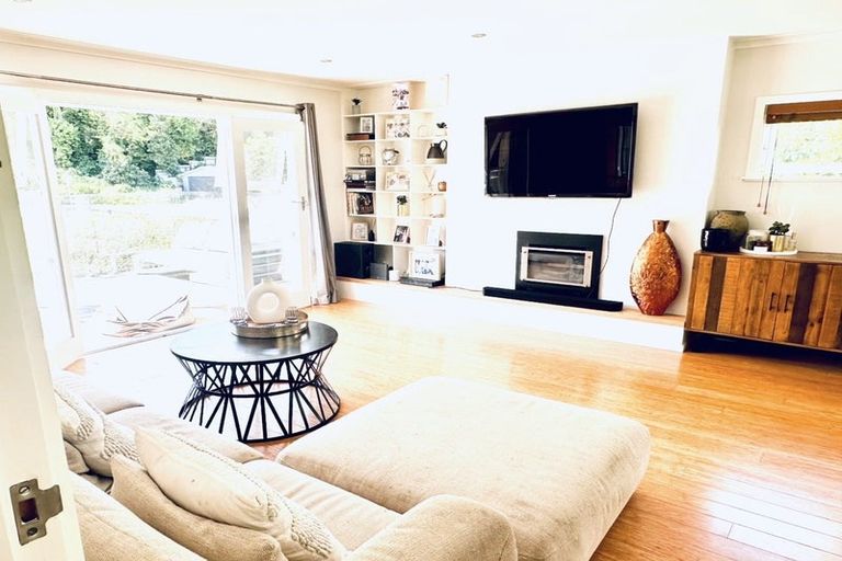 Photo of property in 73 Faraday Street, Hospital Hill, Napier, 4110