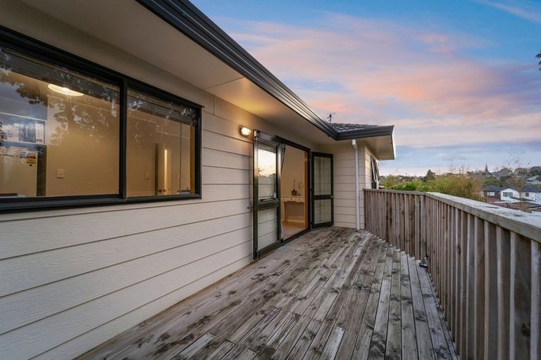 Photo of property in 1/96 Edmonton Road, Henderson, Auckland, 0612