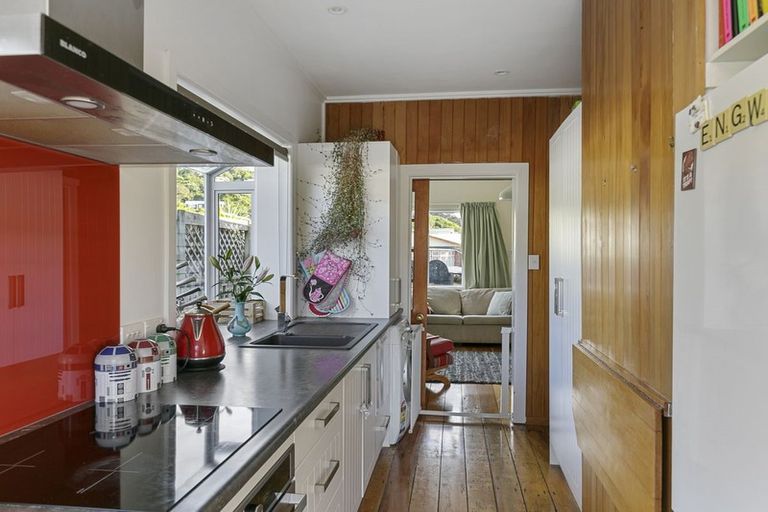 Photo of property in 23 Rua Street, Lyall Bay, Wellington, 6022