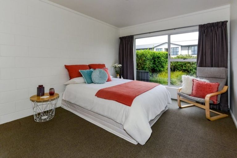 Photo of property in 2/73 Harewood Road, Papanui, Christchurch, 8053