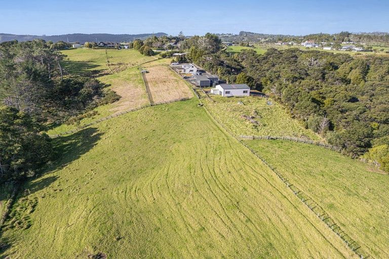 Photo of property in 236 Wishart Road, Helensville, 0875