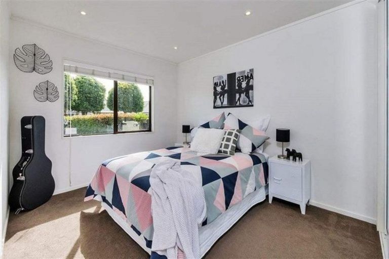 Photo of property in 12/58 Manuroa Road, Takanini, 2112