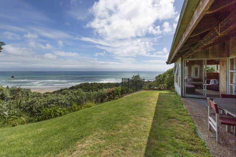 Photo of property in 18 Coates Avenue, Baylys Beach, Dargaville, 0377