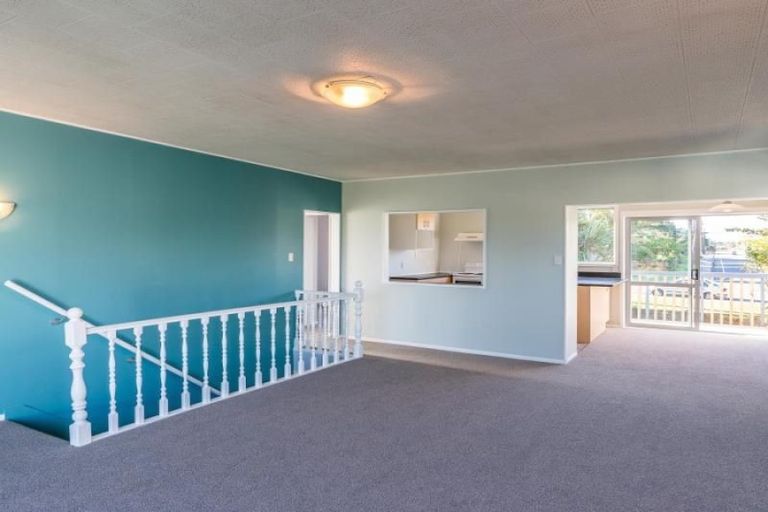 Photo of property in 66 Martin Road, Paraparaumu Beach, Paraparaumu, 5032