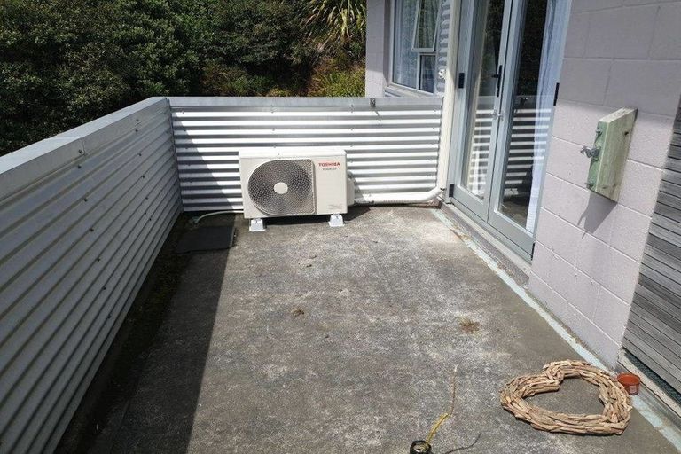 Photo of property in 126u2 Redwood Avenue, Tawa, Wellington, 5028