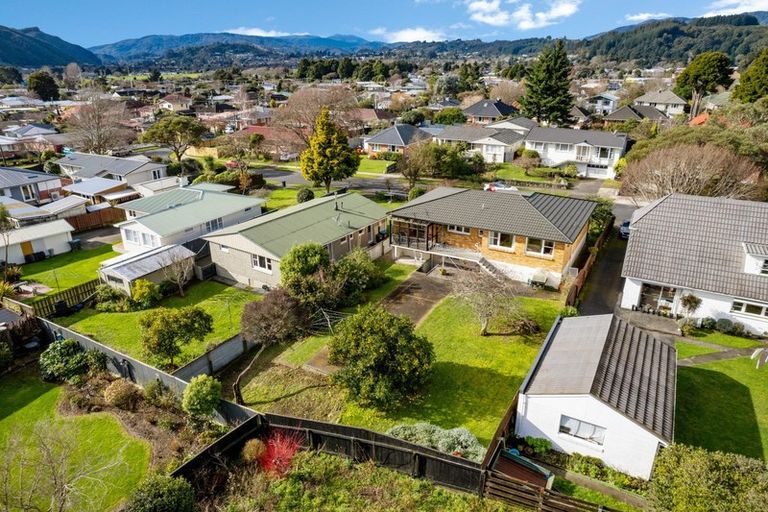 Photo of property in 6 Arnot Avenue, Clouston Park, Upper Hutt, 5018