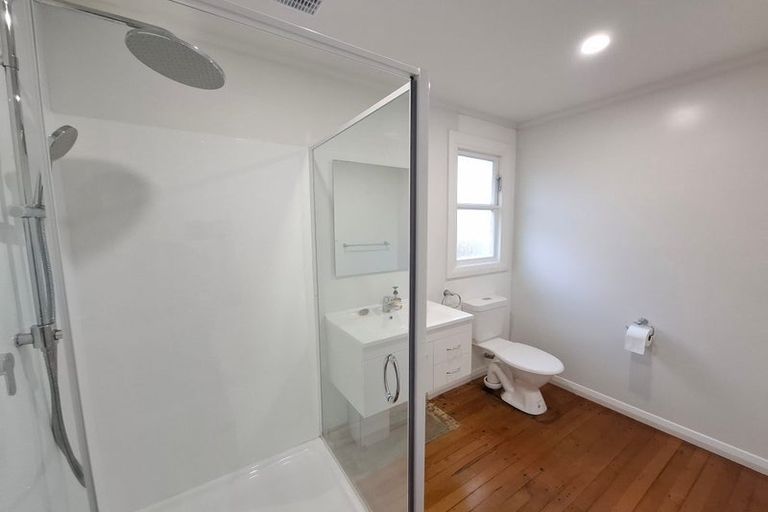 Photo of property in 1/9 Tarahua Road, Vogeltown, New Plymouth, 4310