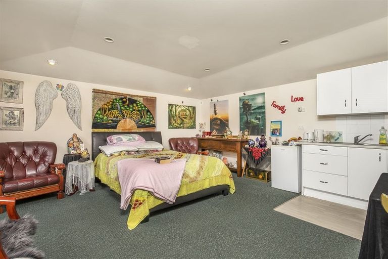 Photo of property in 36 Racecourse Road, Waiuku, 2123