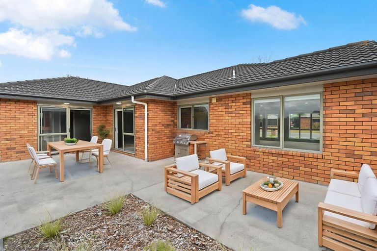 Photo of property in 55 Wiltshire Drive, Huntington, Hamilton, 3210