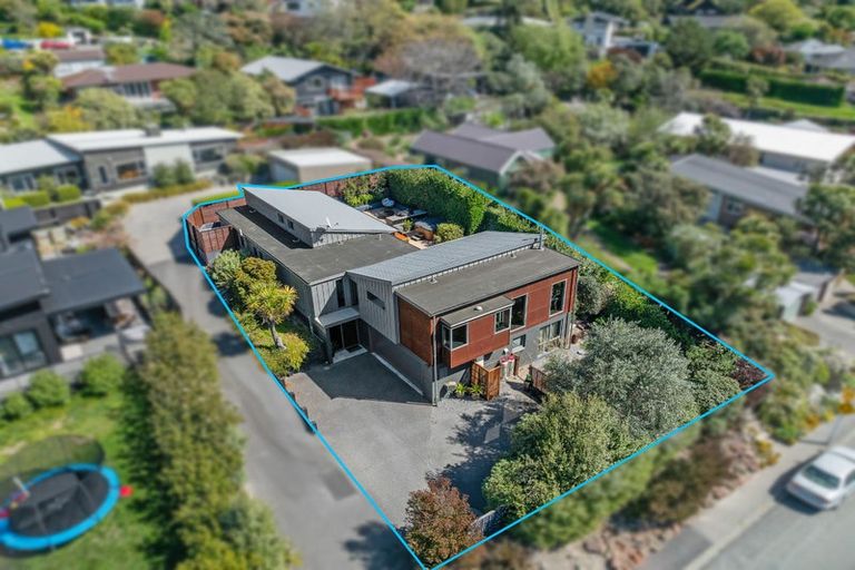 Photo of property in 77 Port Hills Road, Heathcote Valley, Christchurch, 8022