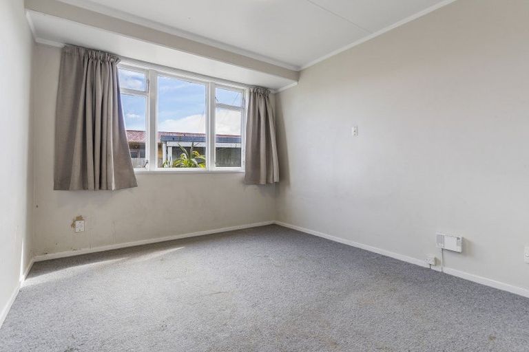 Photo of property in 10 Bland Place, Otara, Auckland, 2023
