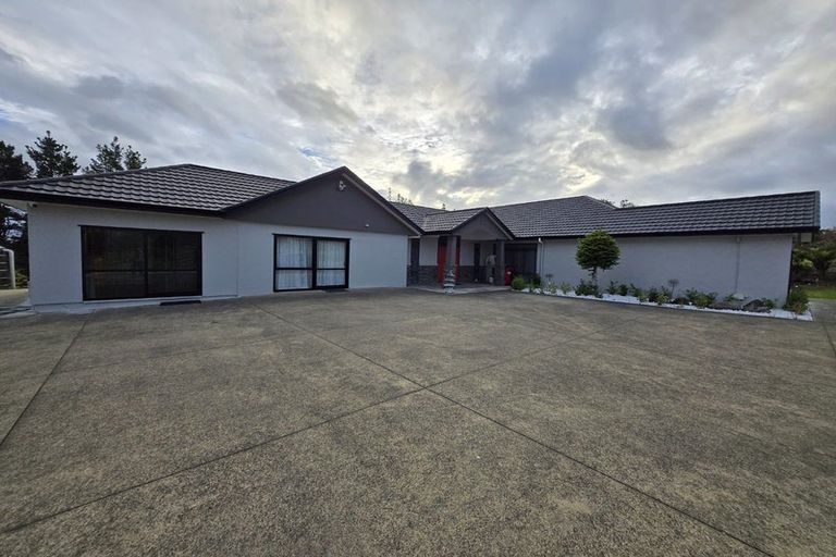 Photo of property in 190 Oraha Road, Kumeu, 0892
